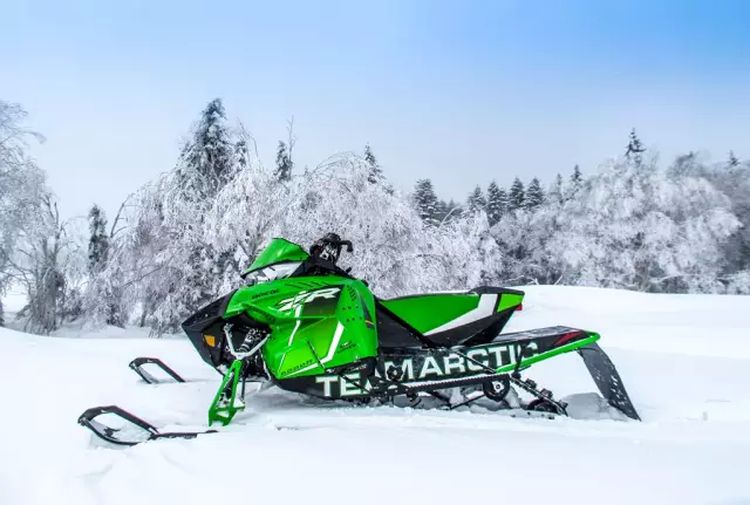 雪山飞猫！北极猫ZR6000 R试驾报告